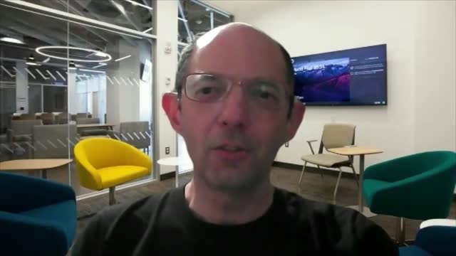 Joe Shapira headshot