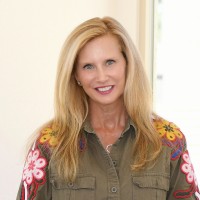 Andrea McGinty headshot